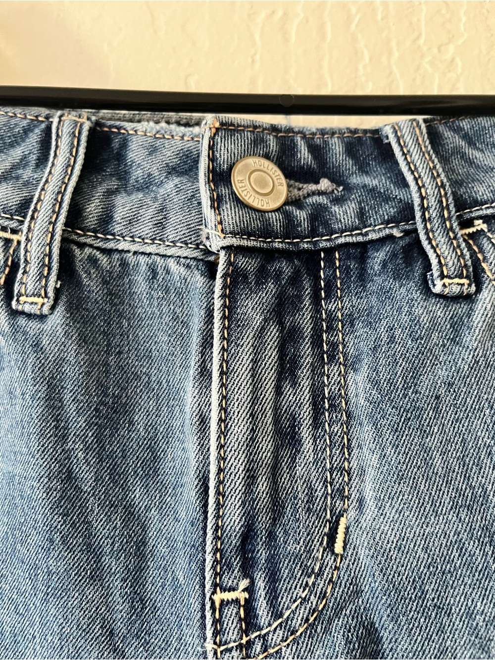 Hollister Low-Rise Denim Jorts - Picture 3 of 4